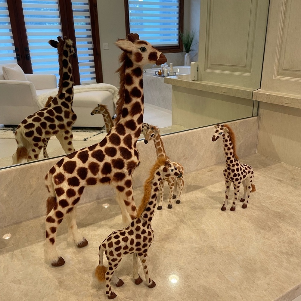 Decorative Giraffe Theme Figures from Kilimanjaro